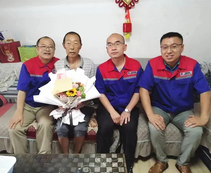 點(diǎn)滴關(guān)愛(ài)暖人心