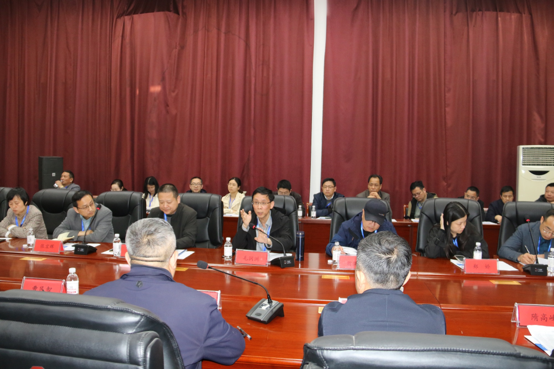 舟山市經(jīng)信局副局長毛潤洲攜舟山市優(yōu)秀企業(yè)家代表一行40余人蒞臨銳智股份調(diào)研考察！